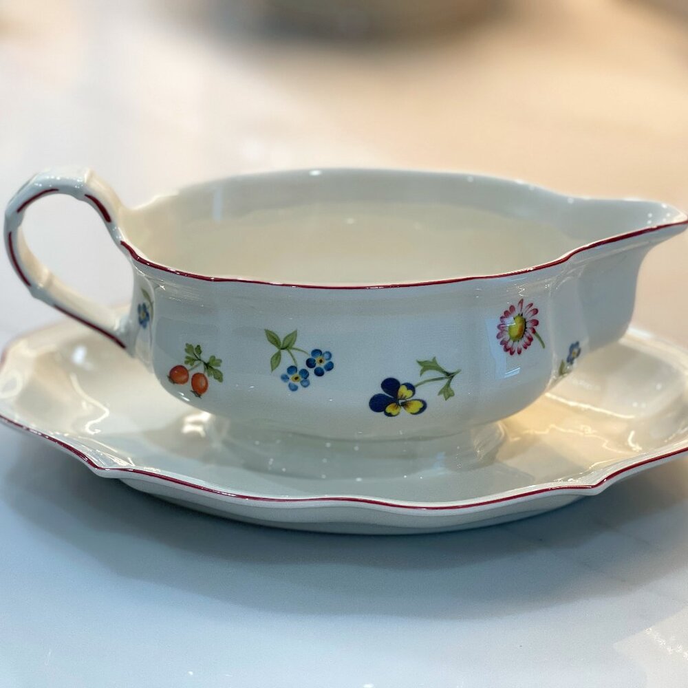 Villeroy & Boch Petite Fleur Gravy Boat - Picture 1 of 10